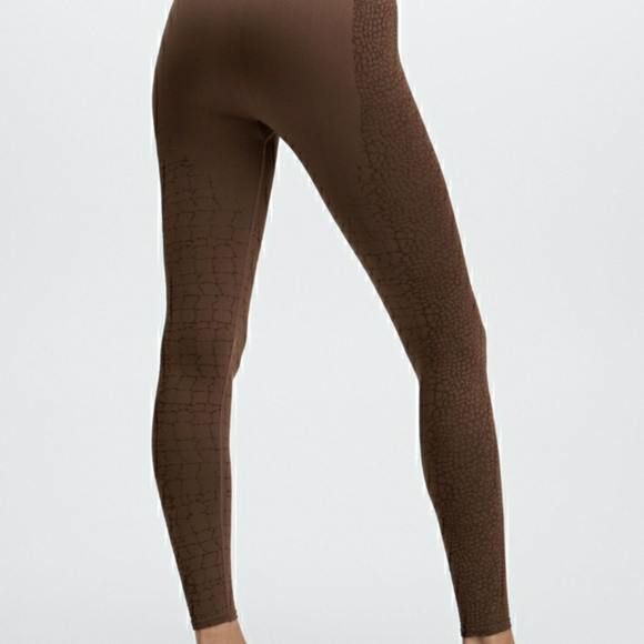 Fabletics High-Waisted Seamless Reptile Leggings - Picture 3 of 8